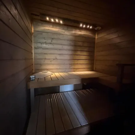 Aurora Terraced House-private Sauna